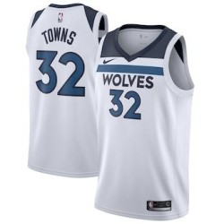 Minessota Timberwolves Towns Blanca