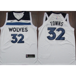 Minessota Timberwolves Towns Blanca 2