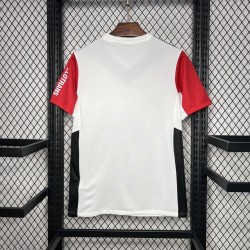 Camiseta Eintracht Frankfurt Local 24/25 2