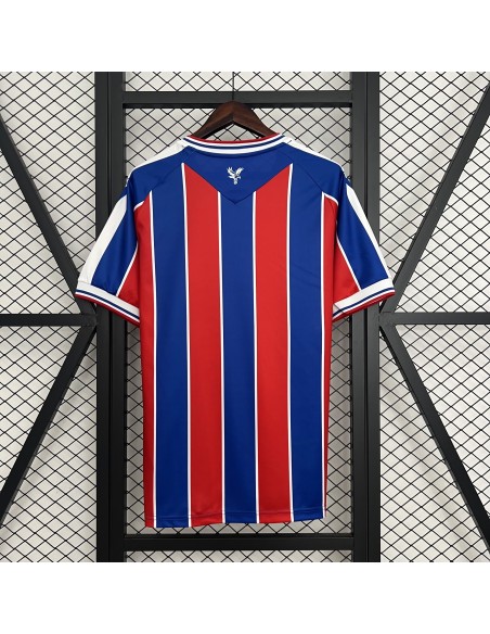 Vista trasera de la camiseta Crystal Palace Local 25/26 | Retro y moderna