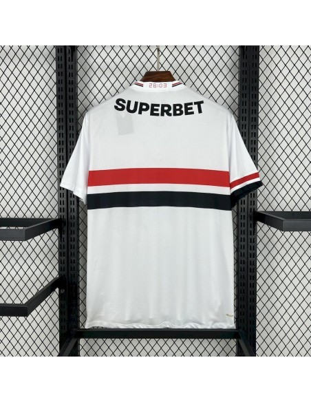 Vista frontal y trasera de la camiseta São Paulo Local 25/26, perfecta para fans y amantes del fútbol retro