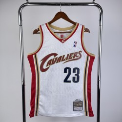 Cleveland Cavaliers Retro 03/04 James (Serigrafiada) Blanca